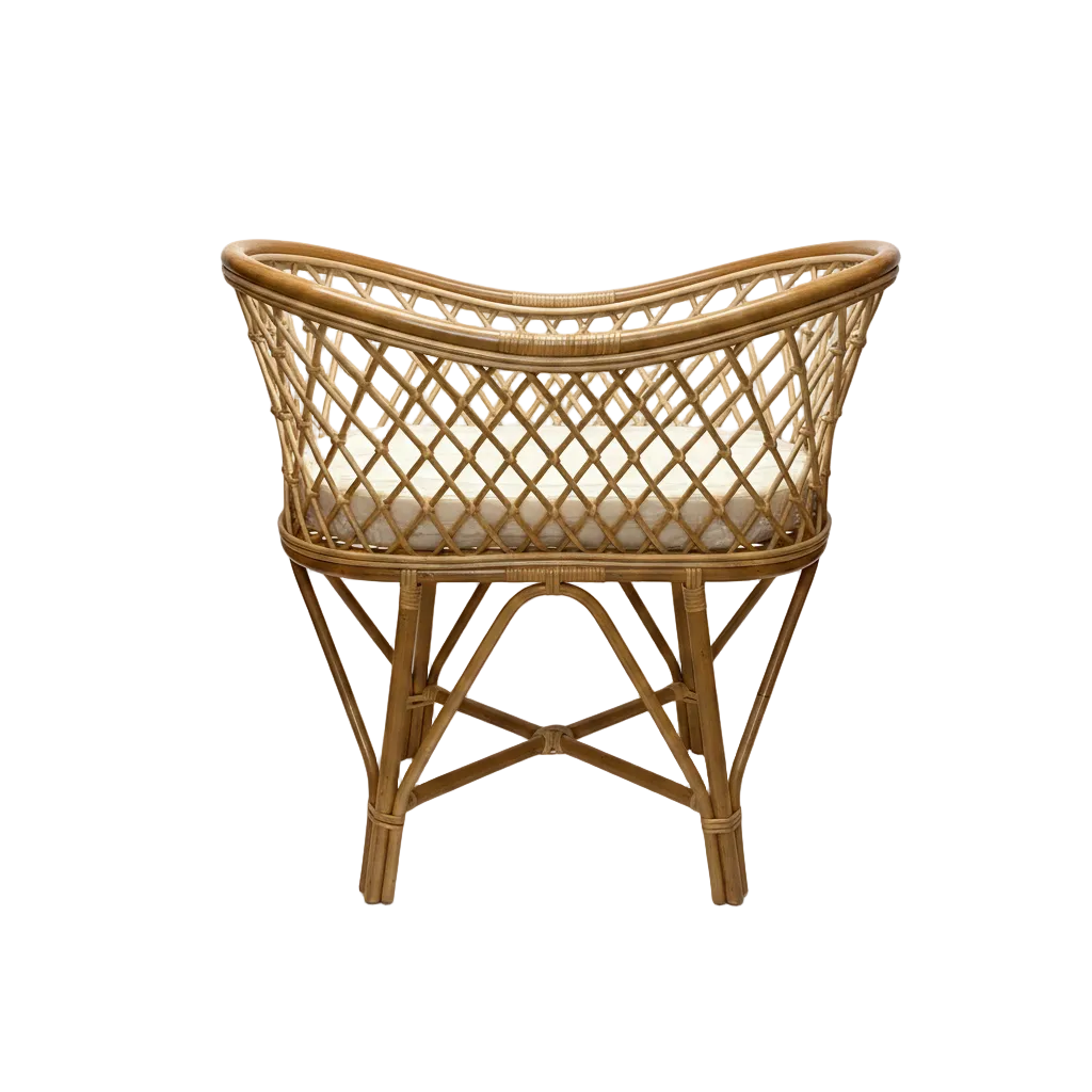 Rattan crib 